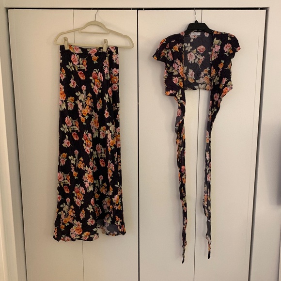 FLYNN SKYE Two Piece- Wrap Crop Top with High Waisted Skirt Large /Medium - Picture 2 of 10